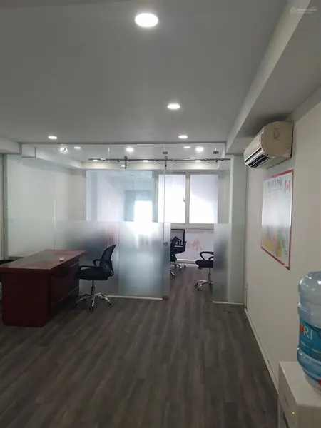 Văn phòng q1 giá 12 triệu/th (37m2) tòa nhà mặt tiền nguyễn công trứ ngay phố ngân hàng