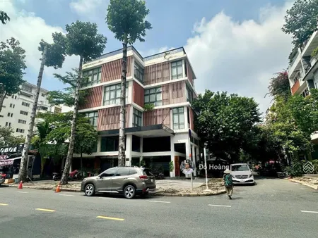 Cho thuê tòa nhà văn phòng góc 2 mặt tiền tại phú mỹ hưng