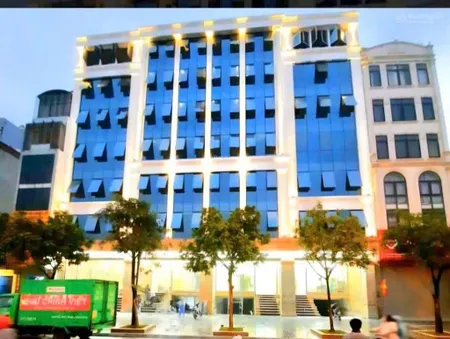 Chính chủ cho thuê văn phòng 120m2 tại trần vỹ