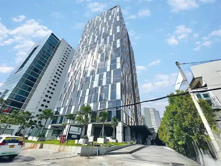 Văn phòng hạng a 680m2 (miễn phí nội thất cho 120 người) giá thấp hơn hạng b