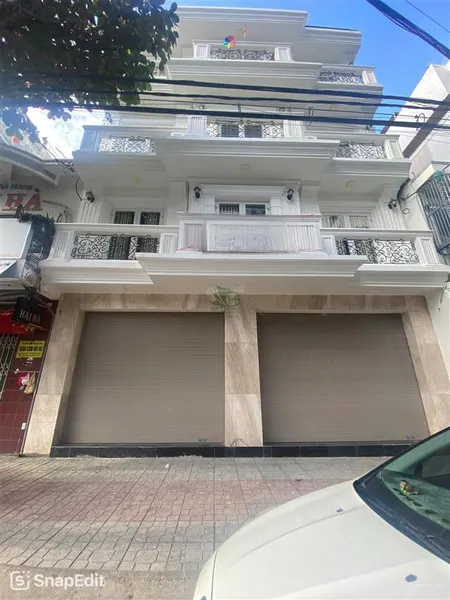 Cho thuê nhà kinh doanh 10 phòng ngủ ngang 10m 600m2 trung tâm thành phố
