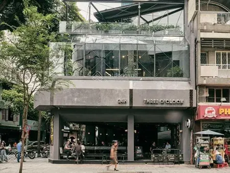 Cho thuê nhà góc 2mt hồ tùng mậu, quận 1. dt 13x30m, 1 trệt, 2 lầu. dtsd 1.100m2