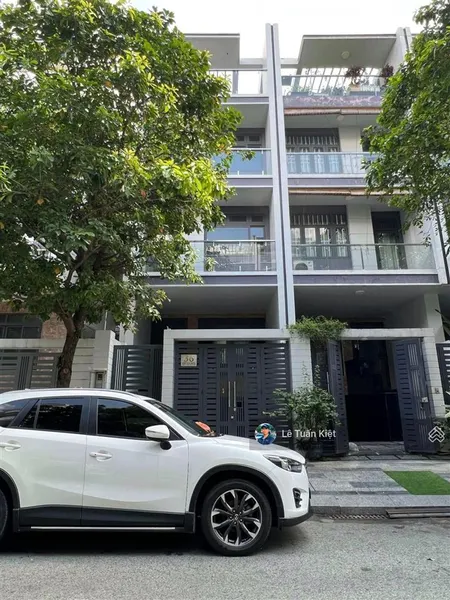 Nhà nguyên căn cho thuê giá tốt 30tr/tháng. dt 5x23.. vị trí đẹp thoáng mát tại vạn phúc