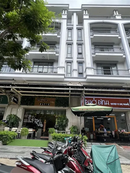 Mặt bằng trệt lửng đường trục chính nguyễn thị nhung sàn trống suốt 7x20m giá rẻ chỉ 28 triệu
