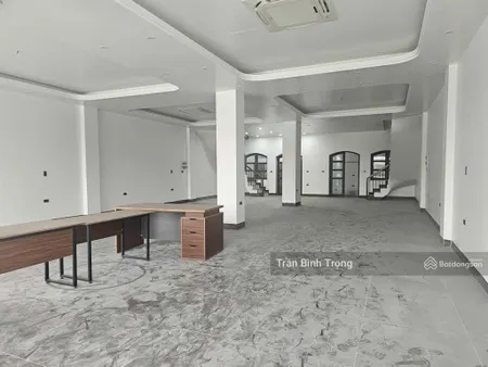 Mời thuê nhà 4 tầng 200m2/4 sàn , đường nguyễn tất thành, phường vĩnh phúc, chính chủ giá tốt