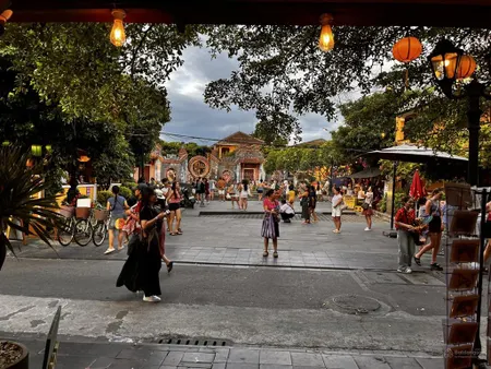 Cho thuê nhà mặt phố trung tâm phố cổ hội an đối diện chùa bà mụ kinh doanh đắc địa 200m2 mt 7,8m