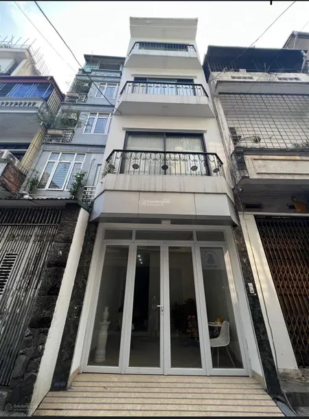 Cho thuê nhà mặt phố số 18 phố bồ đề, long biên, hà nội. 50m2, 5 tầng