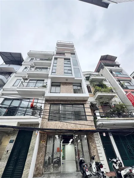 Cần cho thuê building làm văn phòng, công ty. nhà 9 tầng, thang máy, ô tô đỗ cửa, đường 10m