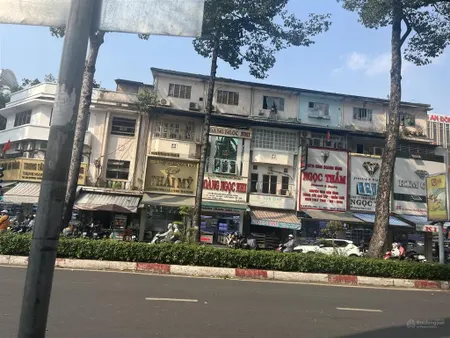 Cần tìm mặt bằng tại đường an dương vương quận 5 để kinh doanh ngân hàng