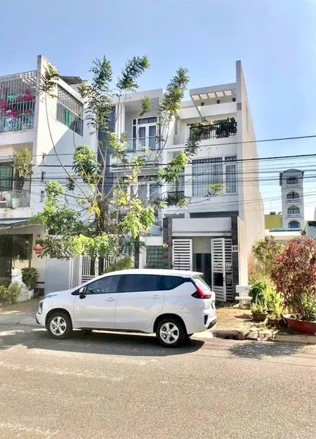 Bán nhà sổ hoàn công nội bộ phạm hùng đối diện trường học