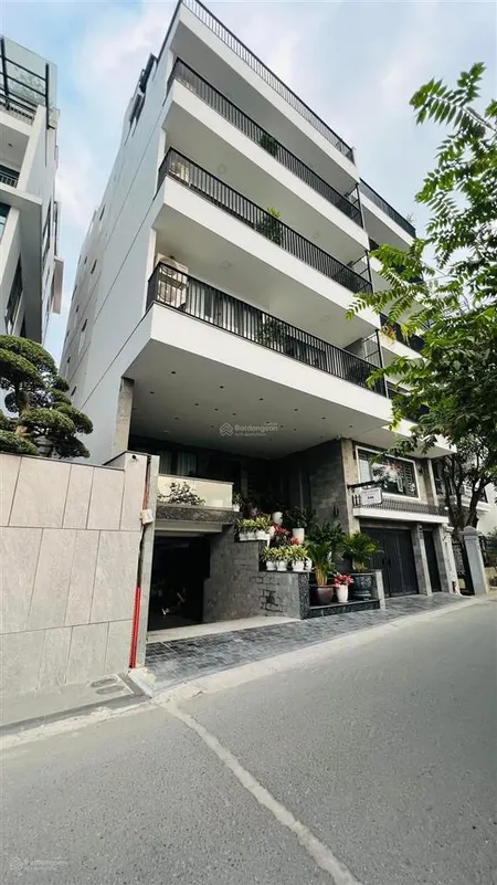 Bán nhà xuân la ngoại giao đoàn. ccmn 99m2x7 tầng mt 6,2m. tk 28 phòng dt 150tr/th, giá 29,5 tỷ
