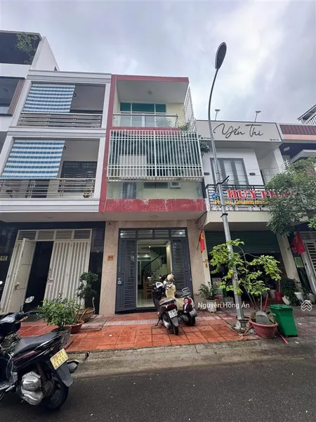 Hàng hiếm nhà 3 tầng sổ đỏ hoàn công kđt lê hồng phong 2 dt 64m2, nội thất hiện đại, giá 7,99 tỷ