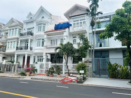 Bán nhà biệt thự nam đô,phường tân phú,pmh,quận 7 ,giá 42 tỷ,sổ hồng.0903 775 ***
