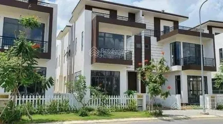 Bán biệt thự trần anh riveside.8x14 sổ hoàn công giá 3tỷ150.cam kết giá chuẩn không đăng ảo.