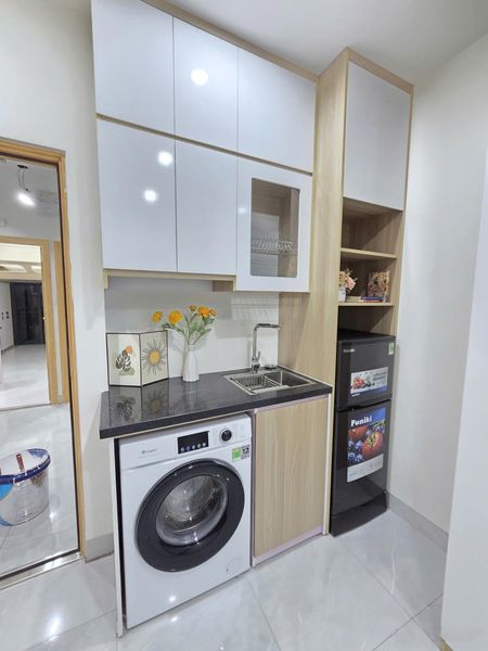 Cho thuê phòng ban công, giá 5.2tr/th, nhận xe điện 491 Đê La Thành, ngay ngã tư Giảng Võ - Láng Hạ