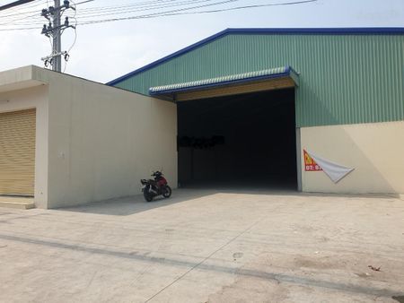 Cho thuê 3 kho xưởng đường Tỉnh Lộ 10, DT 1000m2 giá 40 triệu và 250m2 17 triệu/th, LH 0919228836