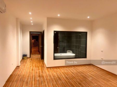 Cho Thuê nguyên căn nhà 52m2 6 tầng Thang máy phường Phúc Lợi , cạnh Vinhome Riverside giá 16 tr