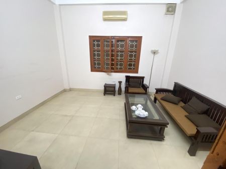 CHO THUÊ NHÀ NGUYỄN KHANG 80m2 , thôn sàn , nhà mới , ngõ ô tô , sát phố , giá 29tr/tháng