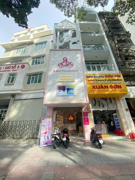 MT Đẹp sát chợ Bến Thành 4 tầng 400m2
