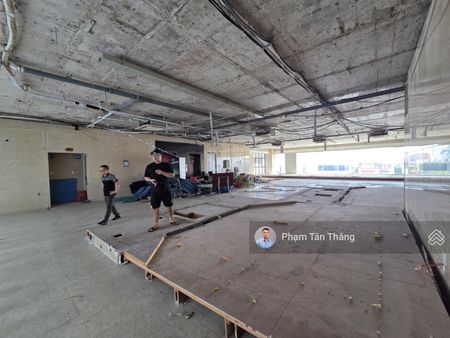 Cho thuê nguyên 1 sàn vị trí đẹp Lê Hồng Phong. Đơn giá chỉ 160k/m2/tháng