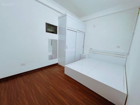 Cho thuê nhà Cầu Diễn 40mx5T, thang máy, thông sàn, oto đỗ, 16,5tr