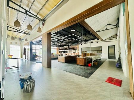 Cho thuê nhà sân vườn mặt tiền võ nguyên giáp , dt 1000m2 , ngang 30m , gọi văn phú