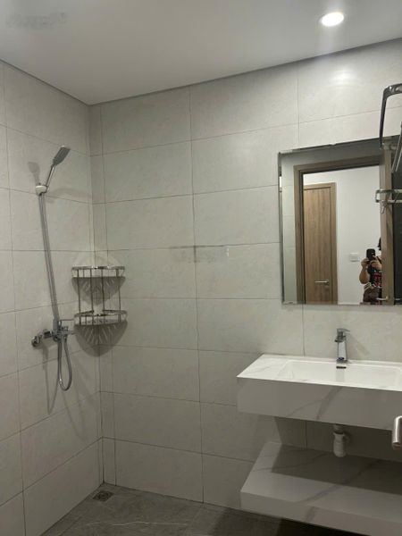 Chính chủ cho thuê căn studio nội thất cơ bản tại The Wisteria giá 4tr nhận nhà ở luôn 0973351259