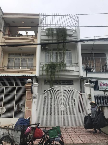 Cho thuê nhà khu Tên Lửa MT Đường 5A, 4x20m, 3 tấm, 18tr/th. 3 phòng ngủ, có sẵn nội thất, gần Aeon