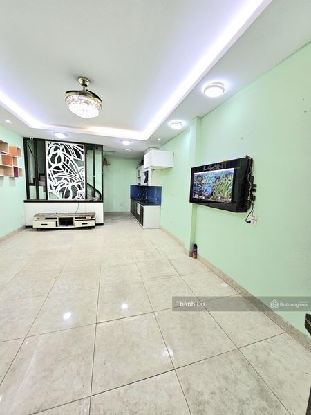 Cho thuê nhà nguyên căn 50m2 lô góc ô tô tránh, vỉa hè , gia đình ở và kinh doanh online giá 11 tr