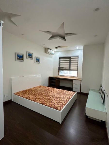 0968113597 Giá rẻ nhất tòa Golden Palace, Mễ Trì 128m2 3PN giá 17.5tr/th nội thất đẹp,có slot otô