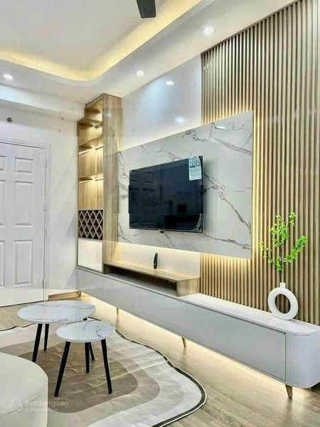 Cho thuê căn 2 phòng ngủ HH3 Linh Đàm DT 67m2 , full nội thất mới tinh, view mát mẻ, giá 9tr/tháng