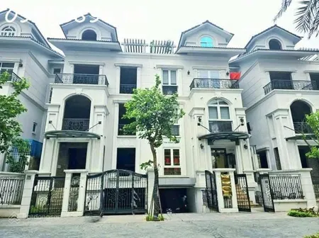 Bán biệt thự hdi tây hồ lô góc 3 mặt thoáng dt 135m2 3.5 tầng + hầm giá 60 tỷ