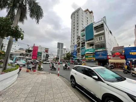 Bán nhà mặt tiền quang trung sầm uất ngay vòng xoay, dt 148,5m2 vừa ở vừa cho thuê dòng tiền 30tr/t