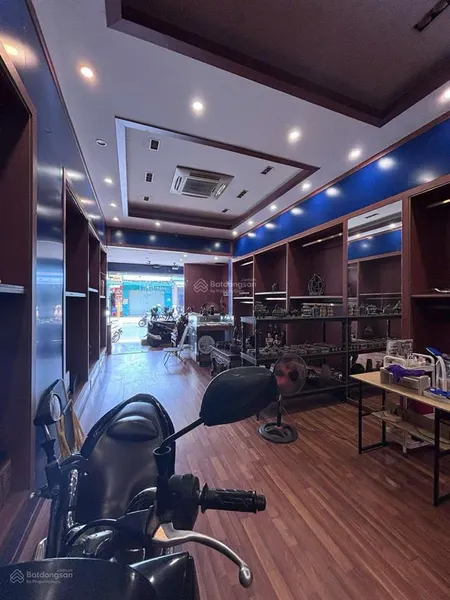 Nhà bán mặt tiền thống nhất. dt 133,2m2. chỉ 18tỷ5
