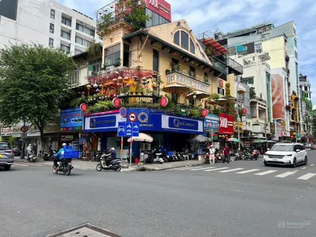Góc 2mt 166 thủ khoa huân lê thánh tôn p. bến thành quận 1