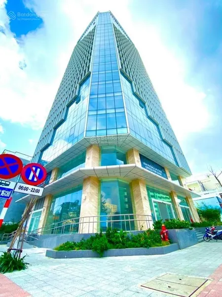 Cho thuê văn phòng đẹp tại 65 hải phòng, 120 triệu/th, 352m2, nhiều tiện ích