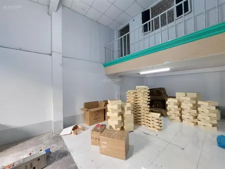 Kho cho thuê quận 7 đẹp có vp, wc, trần la phông kết hợp vp, kho cho ở lại