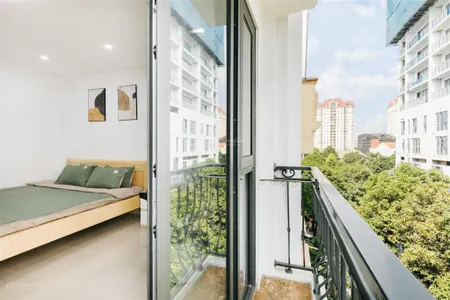 Cho thuê phòng đầy đủ nội thất, ban công rộng view thoáng 1p tới hồ