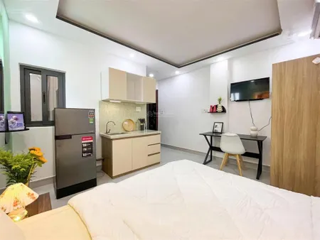 Cho thuê phòng studio đẹp có cửa sổ , 29m2 , có thang máy gần vòng xoay dân chủ quận 3