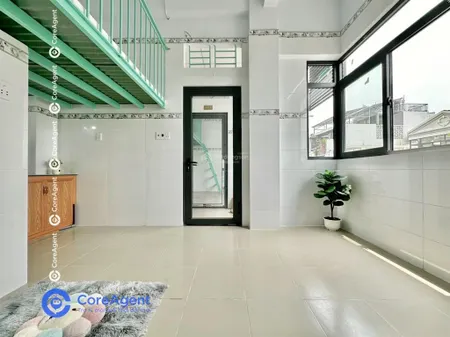 Phòng trọ gác đúc thang máy thoáng mát sẵn máy lạnh gần đầm sen