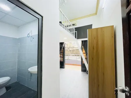 Cho thuê phòng tại trường sa q3, có nội thất, ban công thoáng