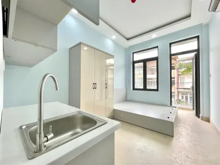 Trống lại căn hộ ban công full nội thất ở mặt tiền phan văn trị gần chợ bà chiểu, q1 ở bình thạnh