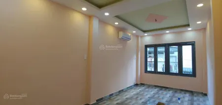 Khách hết hợp đồng nên trống phòng trọ không nội thất p q10