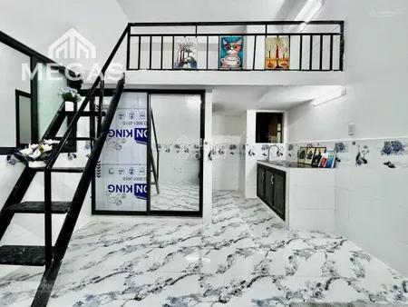 Duplex gác cao đứng được ~ thoáng mát có sẵn nội thất cơ bản