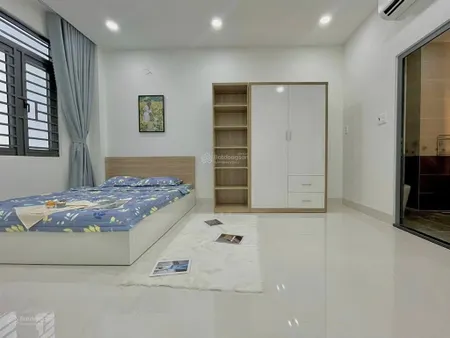 Phòng mới 40m full nội thất cộng hòa ngay etown thang máy ở liền