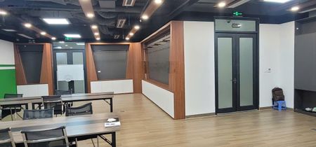 Cần cho thuê sàn văn phòng IRIS 100m thông thủy, giá 20trieu/tháng. LH: 0985643750