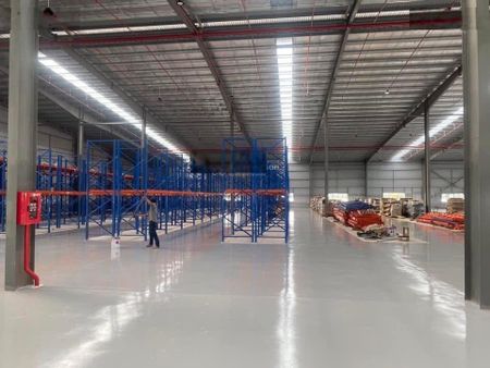 Cho thuê kho xưởng LỚN diện tích 2400m2 khu công nghiệp Tân Bình