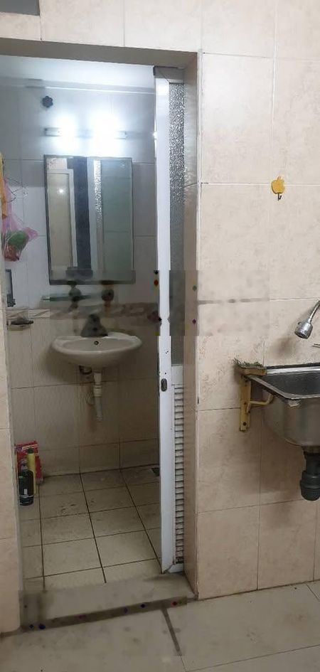 Cho thuê phòng trọ tầng 3 có phòng ngủ 20m, bếp 5m, WC 3m, 4tr đủ đồ, 05 ngõ 210 Láng Thịnh Quang
