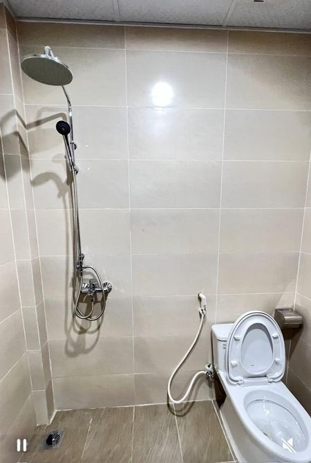 Cho thuê nhà 5 tầng làm văn phòng cạnh khu biệt thự Minh Tâm, Cổ Linh, Long Biên, Hà Nội.