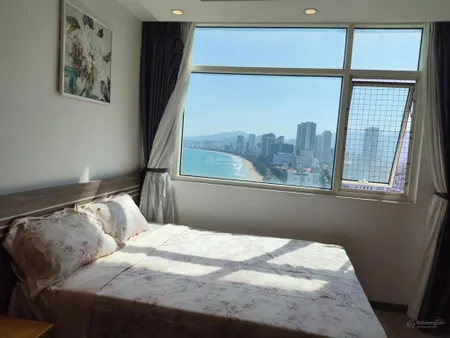 Cần tiền bán căn hiếm góc 74 76m2, nt mới 95% view biển+phố đẹp tại mường thanh số 4 trần phú